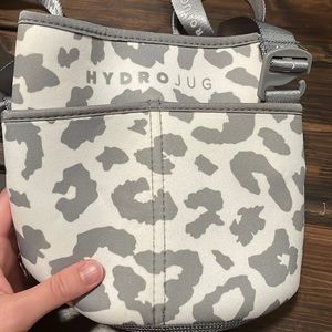 HydroJug leopard sleeve